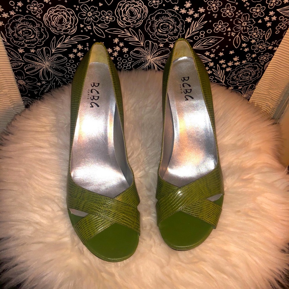 BCBG WOMEN’s pump